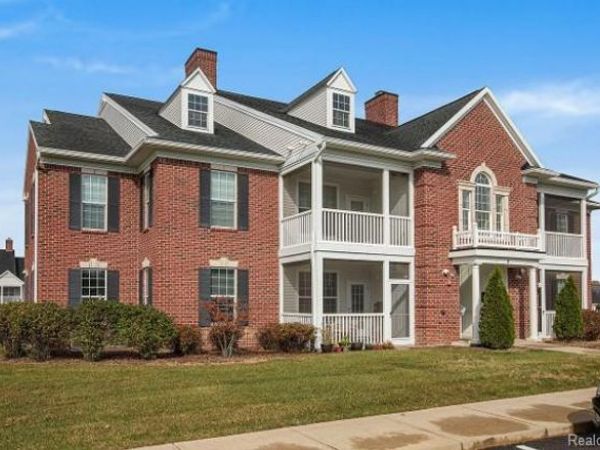 1035 E Summerfield Glen Circle, Scio Township, Mi 48103