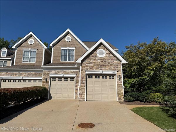 26360 FIELDSTONE Drive , Novi, Mi 48374