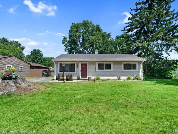 2436 Toby Road , Orion Township, Mi 48359