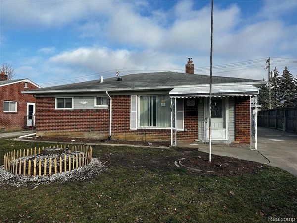21726 Eastwood Court , Warren, Mi 48089