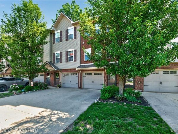1602 Pinecroft Ln. , Howell, Mi 48855