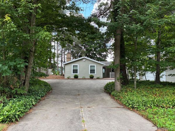 2737 N Lakeview Drive , Jerome Township, Mi 48657