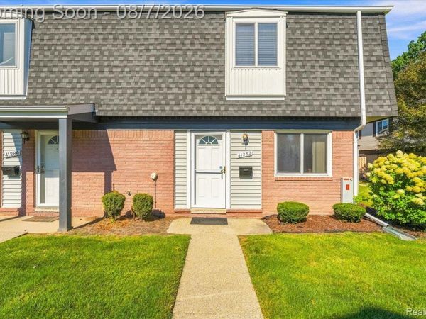 41282 N Woodbury Green Drive, Van Buren Township, Mi 48111