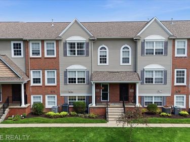 826 Eagle Drive, Fenton, Mi 48430