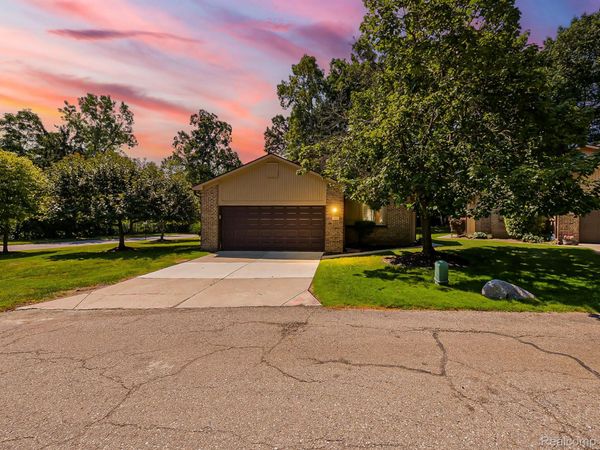 7421 Parkdale , West Bloomfield Township, Mi 48322