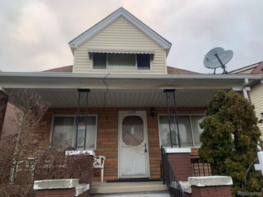 2255 Yemans Street, Hamtramck, Mi 48212