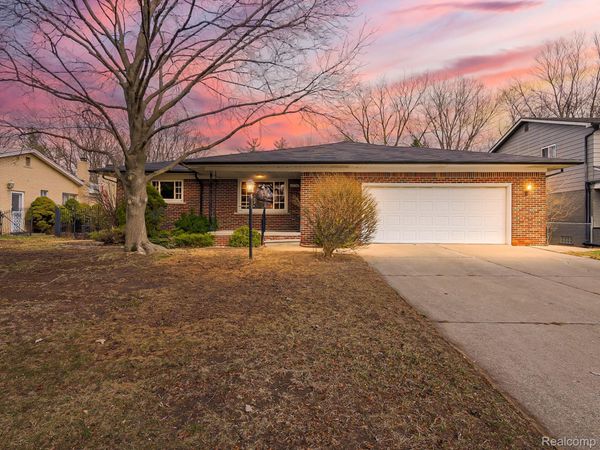 25748 Curie Avenue , Warren, Mi 48091