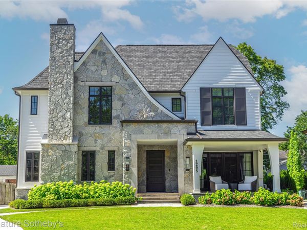 1295 Lakeside Drive , Birmingham, Mi 48009