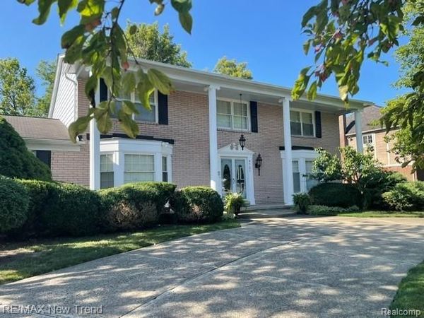 4727 S Knoll Court , West Bloomfield Township, Mi 48323