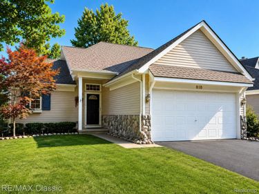 818 Yorick Path, Unit 11, Wixom, Mi 48393