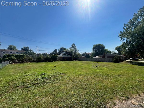 24510 Ramsgate, Clinton Township, Mi 48035