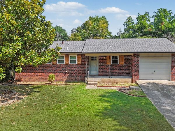 307 Dogwood Drive , Tahlequah, OK 74464