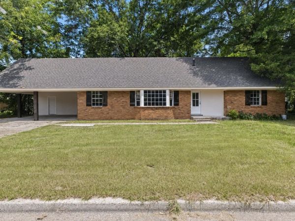 601 Lafayette St., Columbia, MS 39429