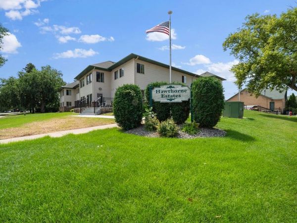 912 Hawthorne Street, Unit 104, Alexandria, MN 56308