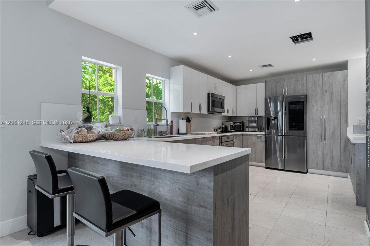 18460 NE 30th Ave, Unit 18460, Aventura, FL 33160 Photo