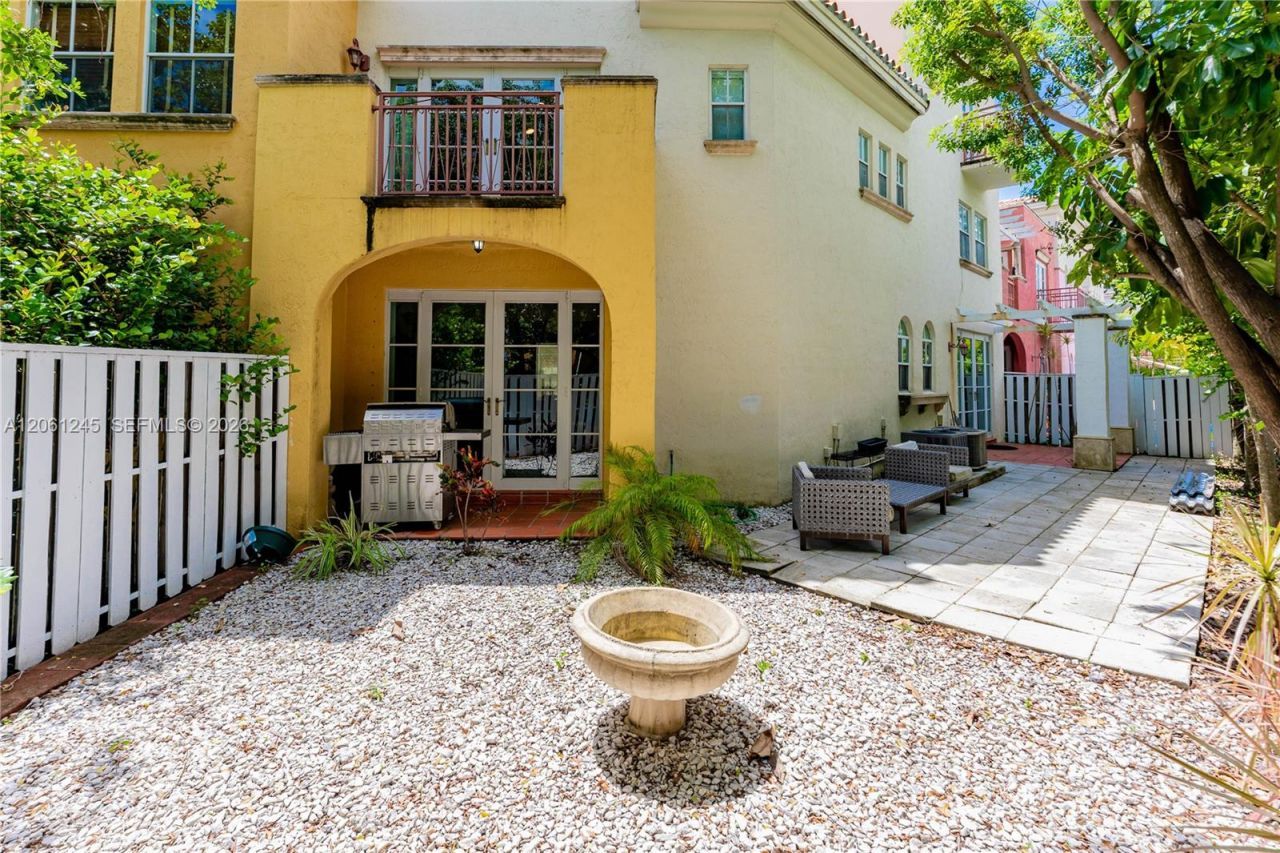 18460 NE 30th Ave, Unit 18460, Aventura, FL 33160 Photo