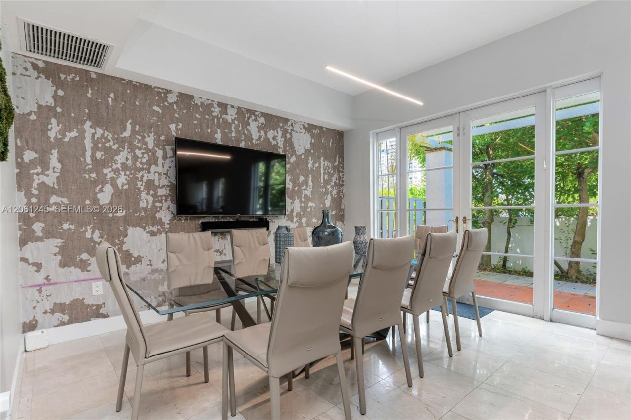 18460 NE 30th Ave, Unit 18460, Aventura, FL 33160 Photo