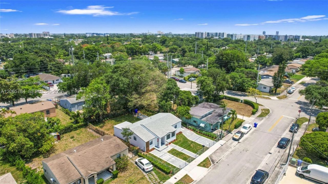 1121 NW 57th St, Miami, FL 33127 Photo