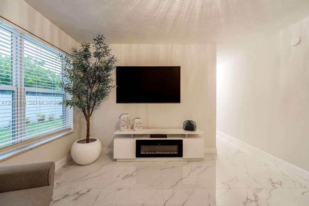 1600 N 68th Ave, Hollywood, FL 33024 Photo