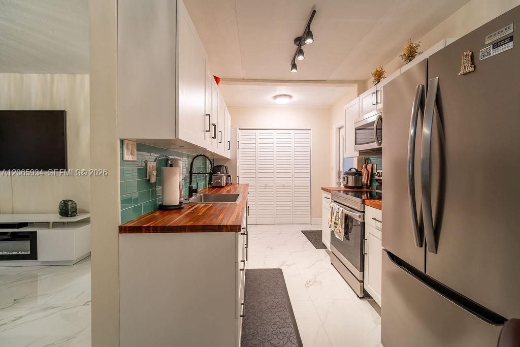 1600 N 68th Ave, Hollywood, FL 33024 Photo