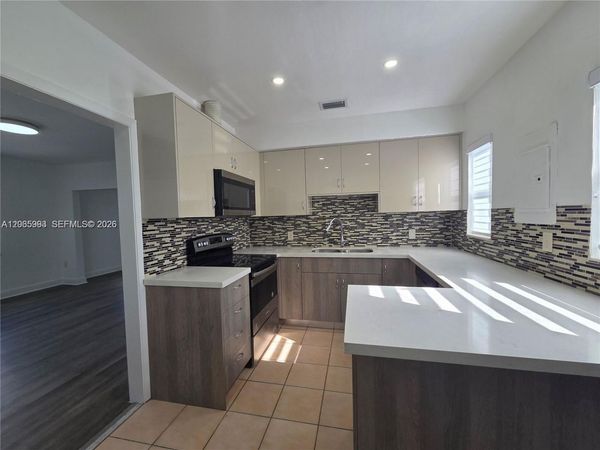 6240 SW 21st St (upstairs), Unit 6242, Miami, FL 33155