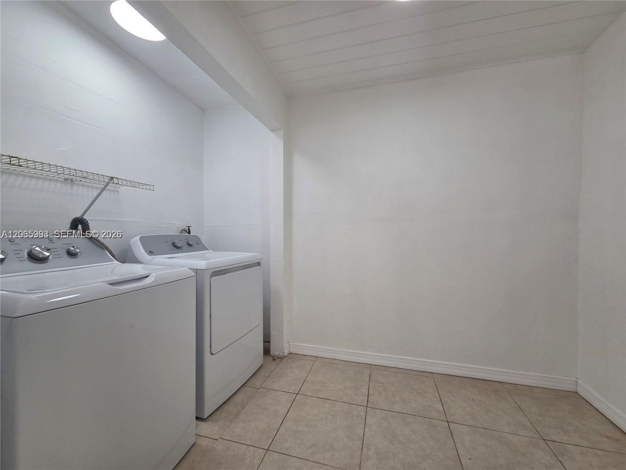 6240 SW 21st St (upstairs) , Unit 6242, Miami, FL 33155 Photo