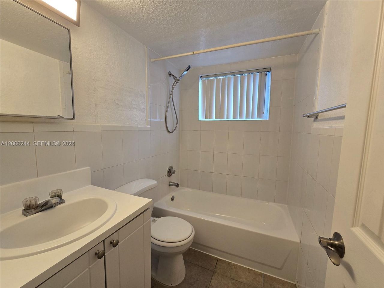 2330 NW 11th St , Unit 15, Miami, FL 33125 Photo