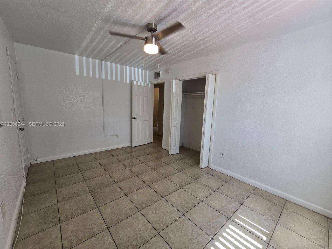 2330 NW 11th St , Unit 15, Miami, FL 33125 Photo