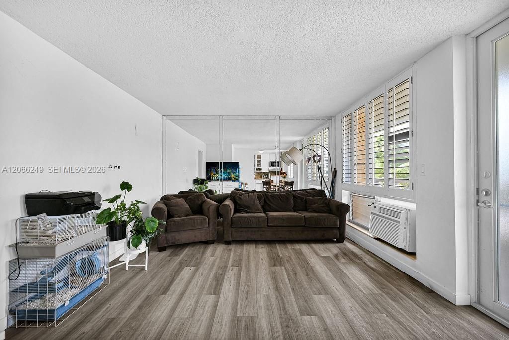 2400 NE 9th St , Unit 201, Fort Lauderdale, FL 33304 Photo