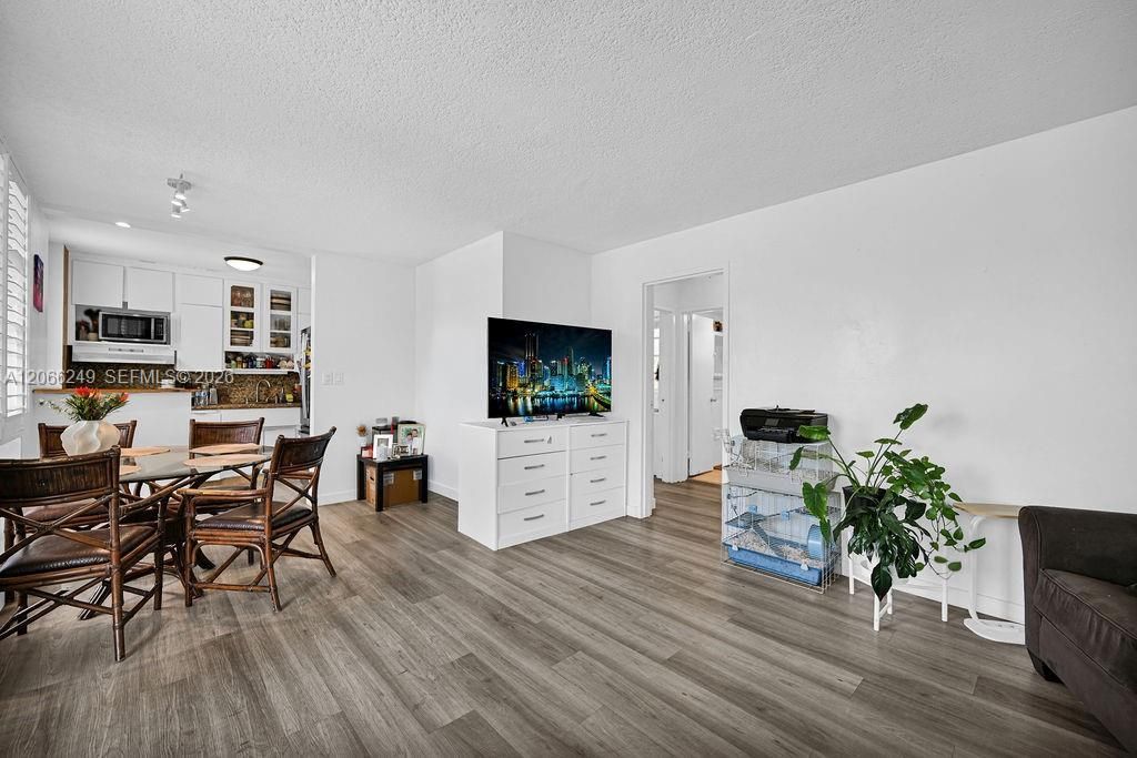 2400 NE 9th St , Unit 201, Fort Lauderdale, FL 33304 Photo