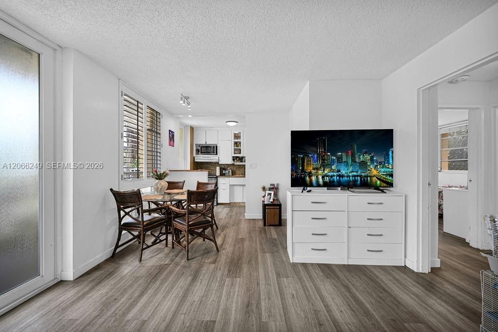 2400 NE 9th St , Unit 201, Fort Lauderdale, FL 33304 Photo