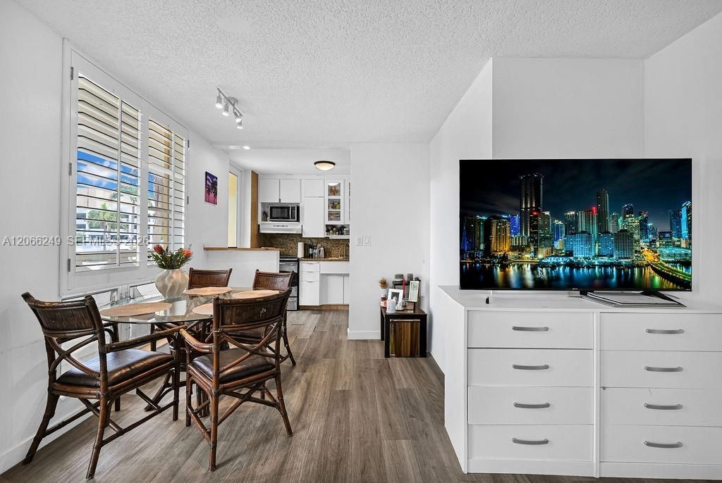 2400 NE 9th St , Unit 201, Fort Lauderdale, FL 33304 Photo