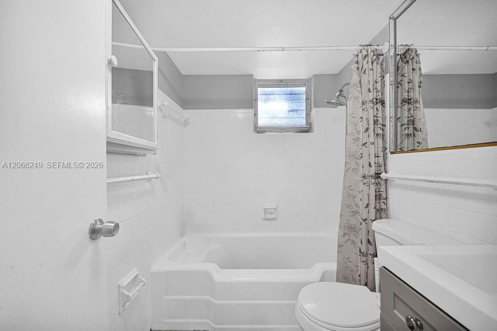 2400 NE 9th St , Unit 201, Fort Lauderdale, FL 33304 Photo