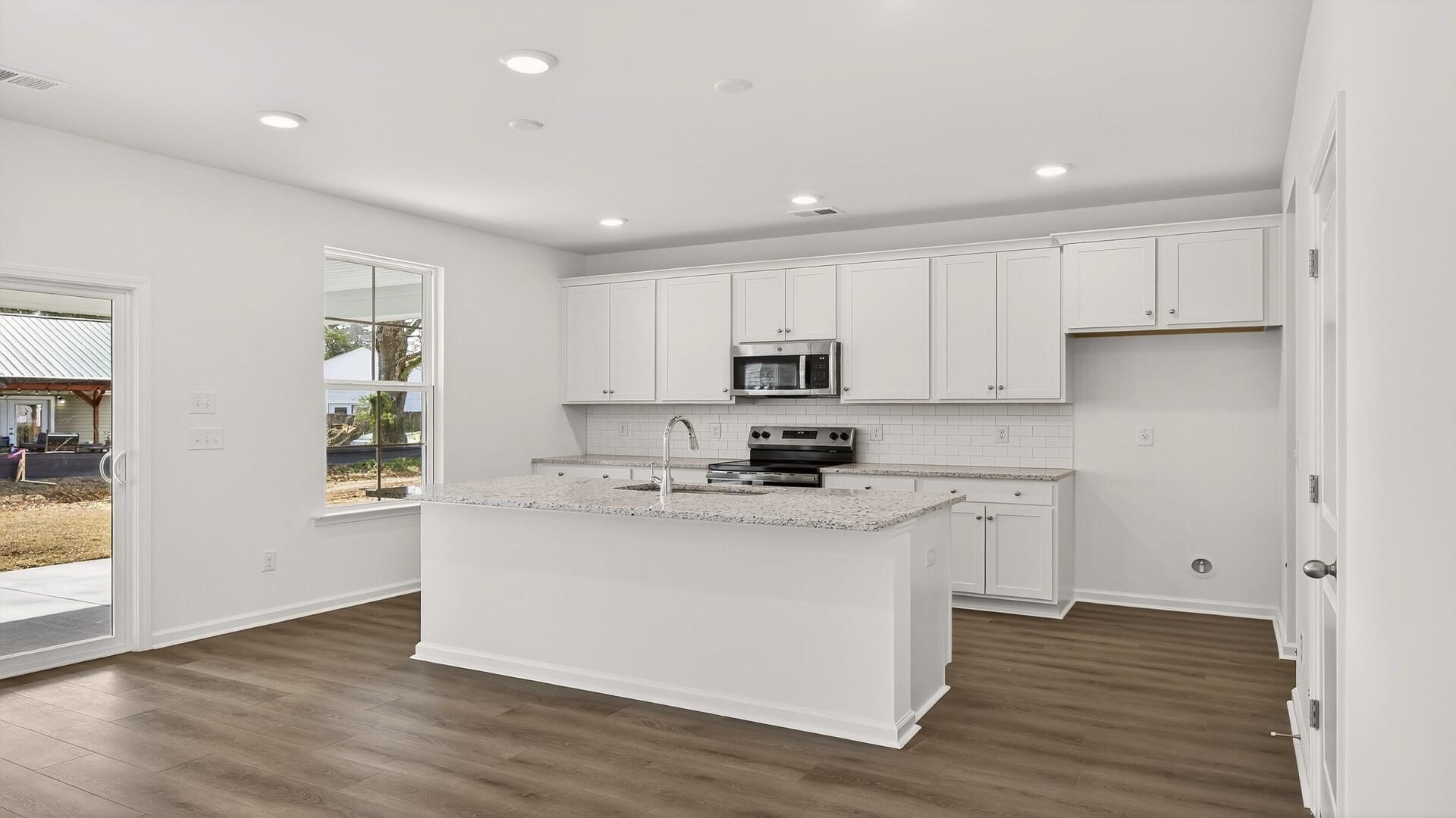 442 Cadbury Loop Photo 10