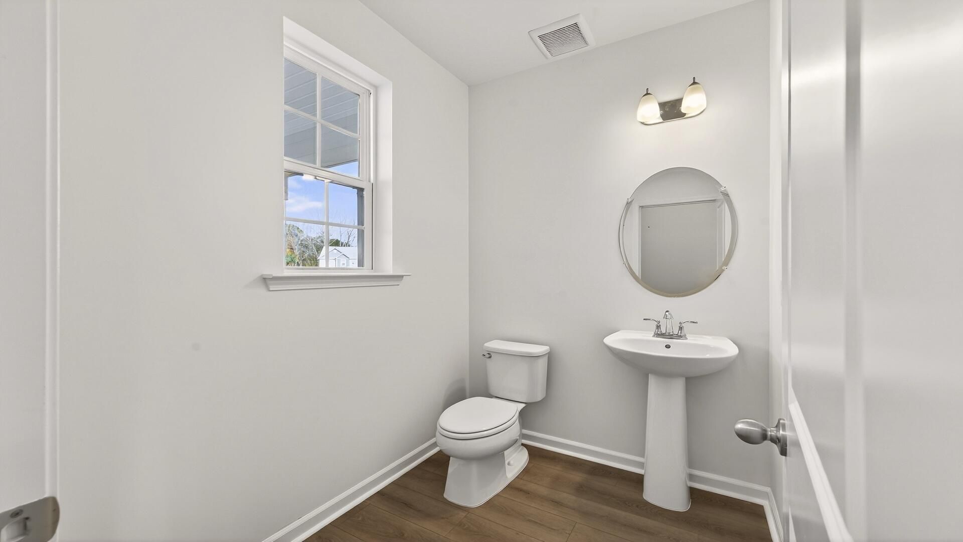442 Cadbury Loop Photo 4