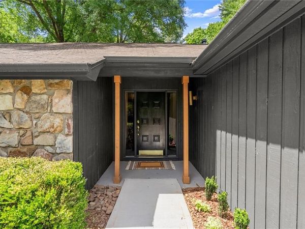 20 Sweetwood Court , Roswell, GA 30076