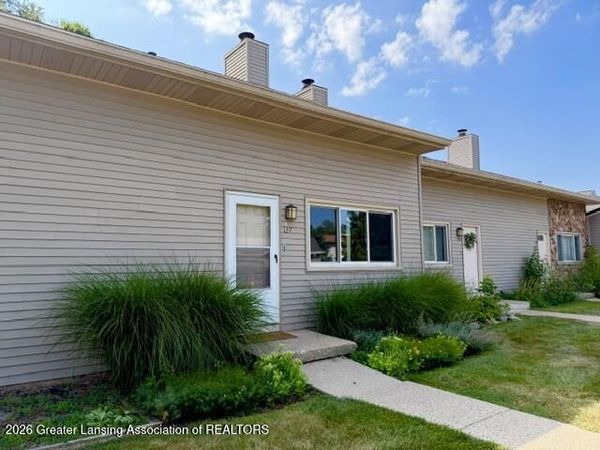 903 Timber Creek Drive, Grand Ledge, MI 48837