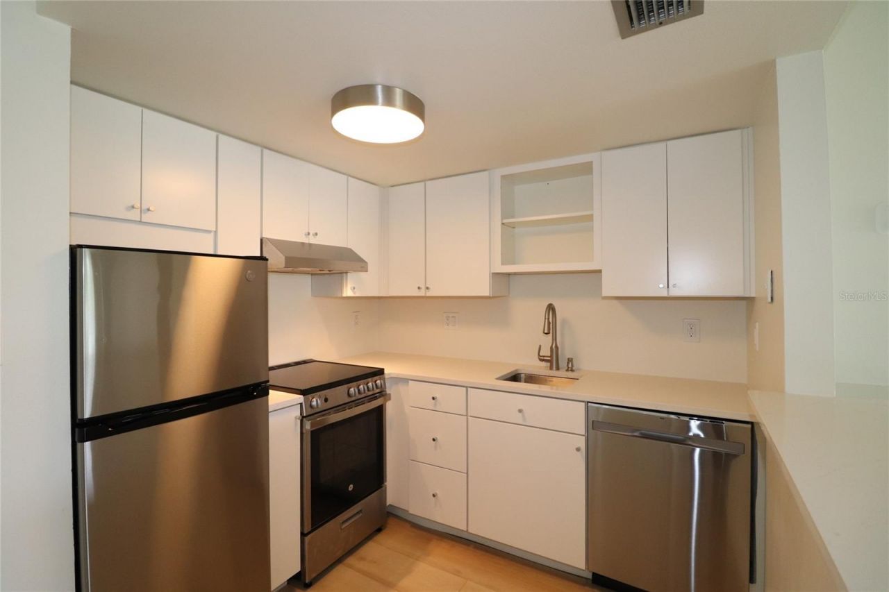 618 Orange Drive, Unit 207, Altamonte Springs, FL 32701 Photo