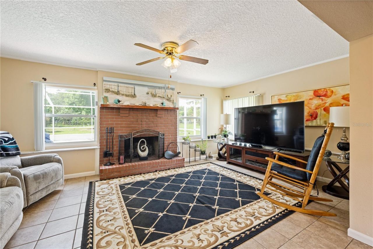 415 Hiawatha Avenue, Inverness, FL 34452 Photo
