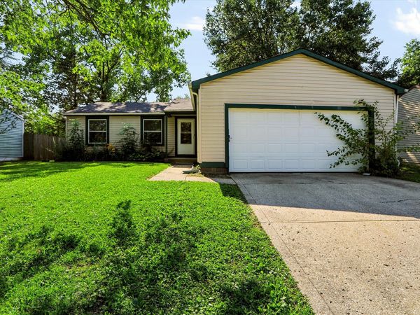 916 Waring Drive E, Indianapolis, IN 46229