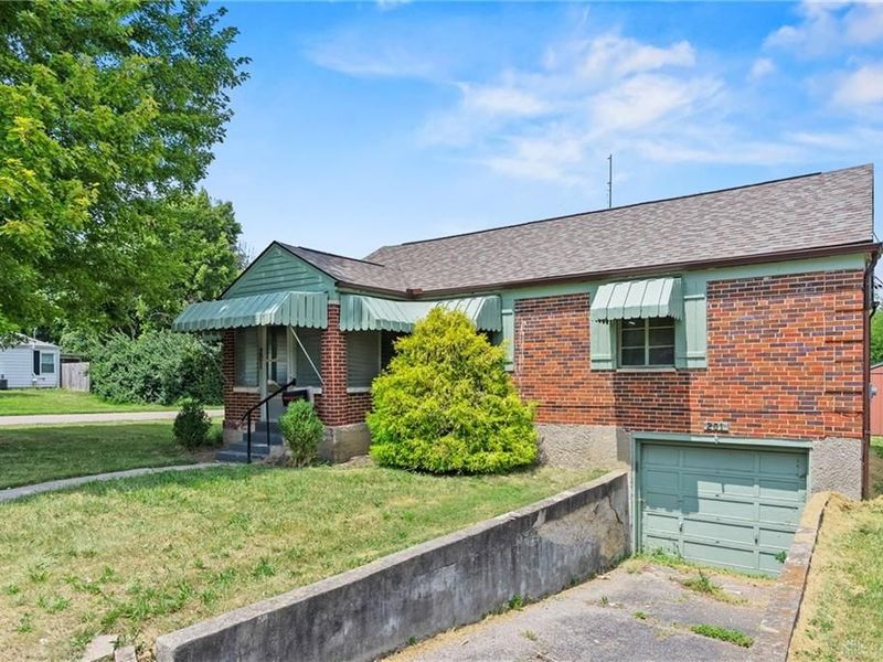201 Castlewood Avenue, Harrison Township, OH 45405 Photo 2