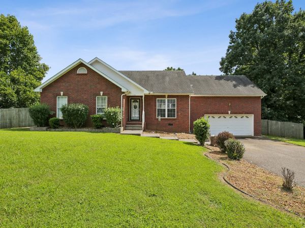 1156 Franklin Dr , Greenbrier, TN 37073