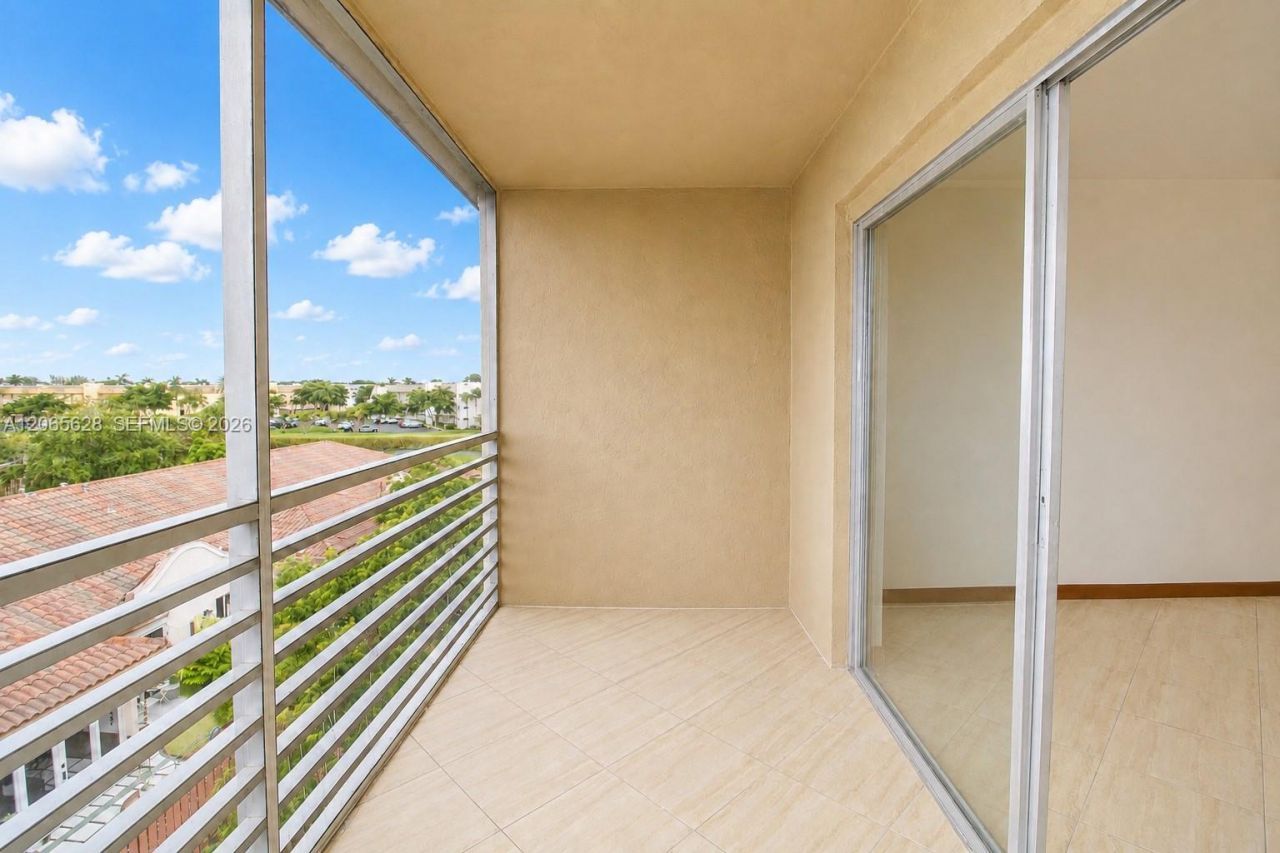 3120 N Pine Island Rd, Unit 403, Sunrise, FL 33351 Photo