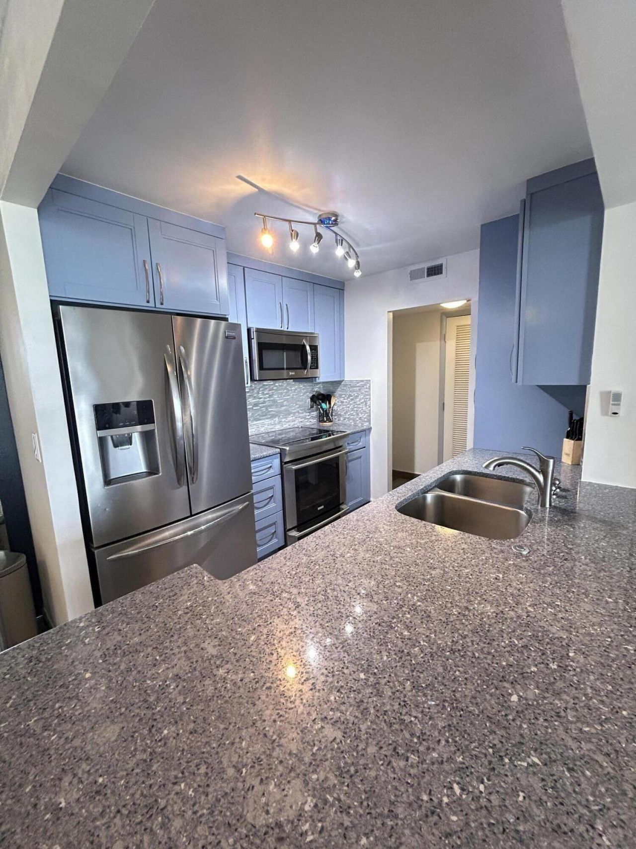 1009 N Ocean Boulevard N, Unit 401, Pompano Beach, FL 33062 Photo