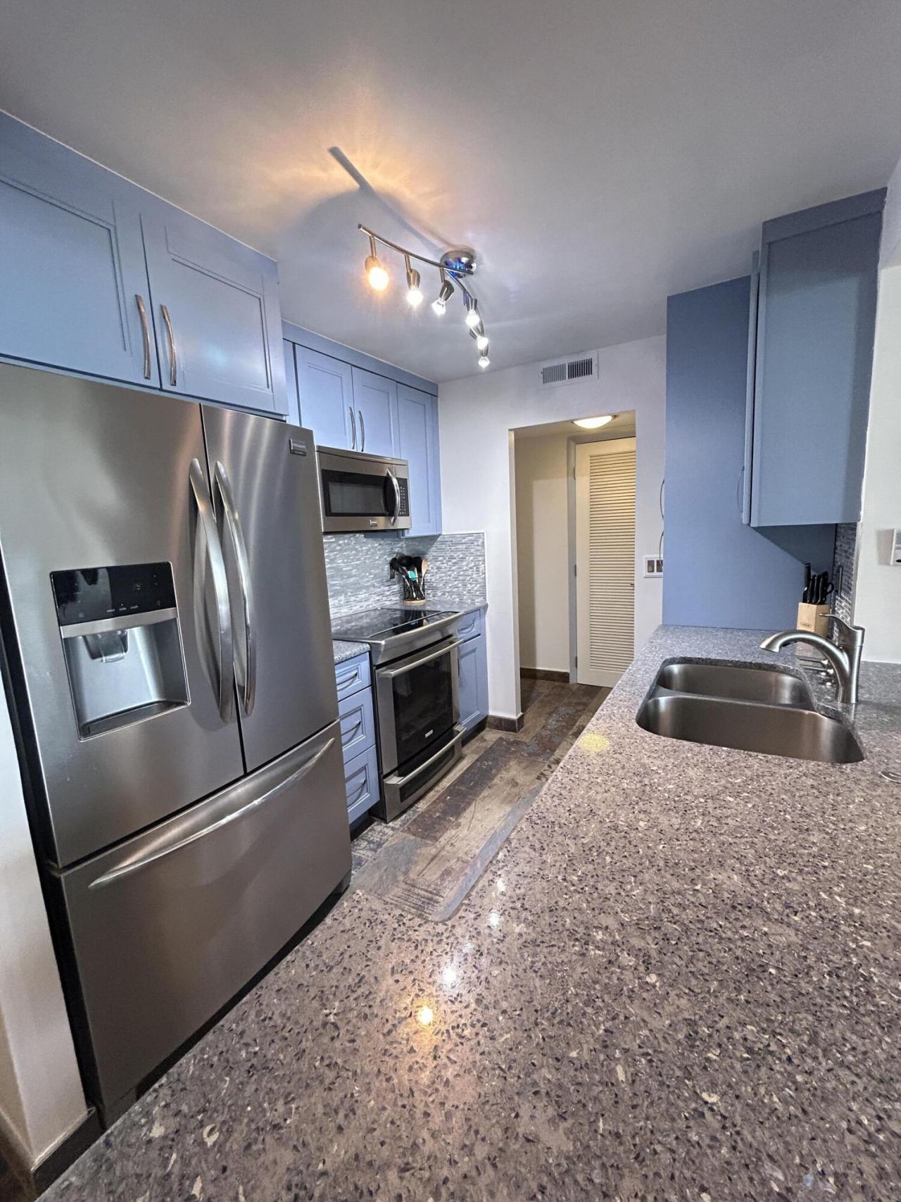 1009 N Ocean Boulevard N, Unit 401, Pompano Beach, FL 33062 Photo