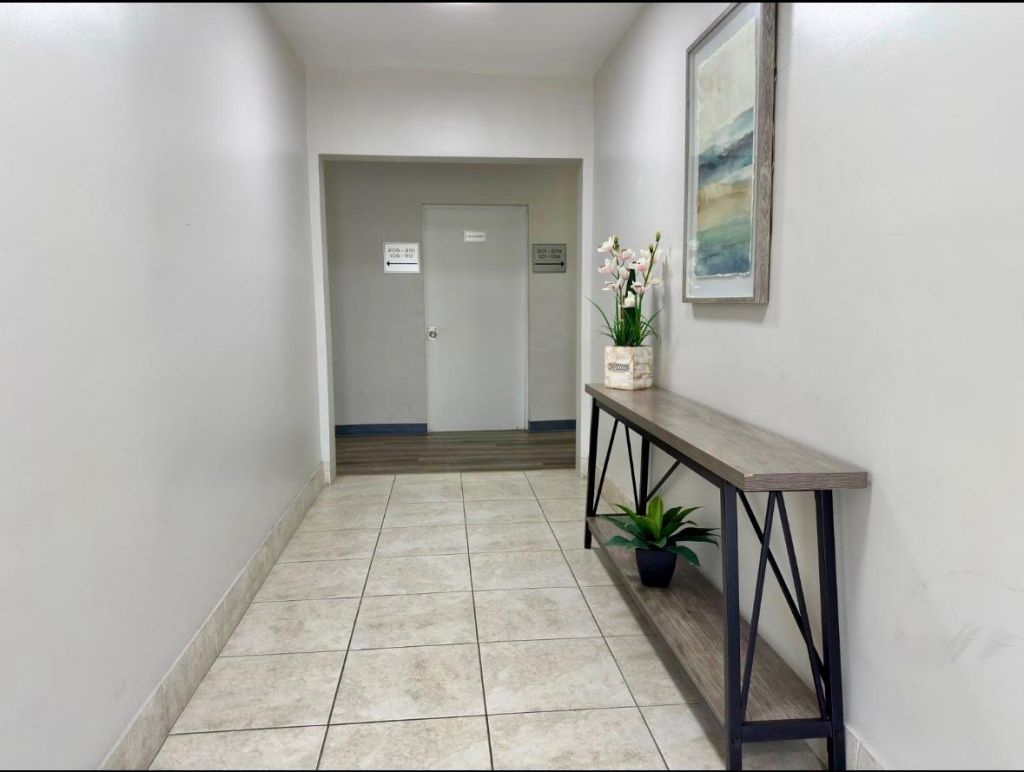 299 SW 7th Street, Unit 2070, Boca Raton, FL 33432 Photo