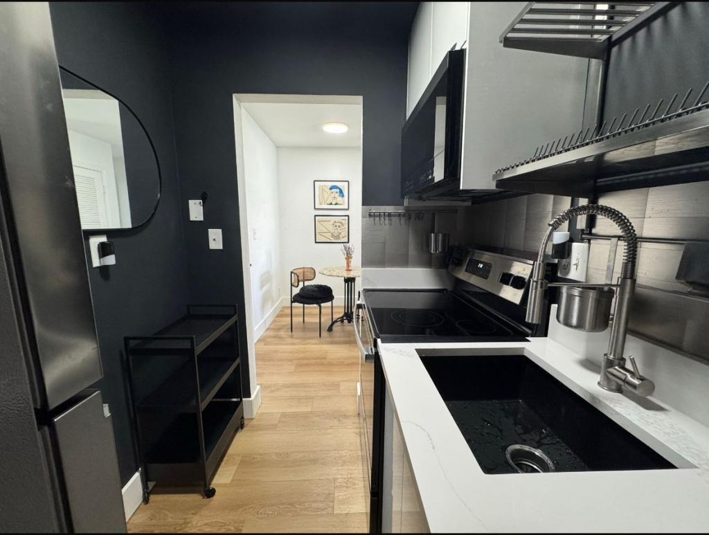 299 SW 7th Street, Unit 2070, Boca Raton, FL 33432 Photo