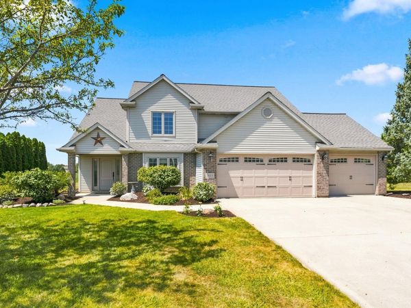 203 Steeplechase Drive, Auburn, IN 46706