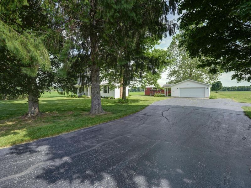 8150 Snake Road, Dayton, OH 45426 Photo 2