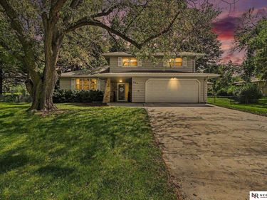 905 Sherman Circle, Papillion, NE 68046